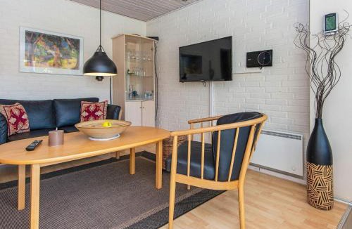 Henne House | 5 person holiday home in Henne