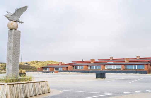Henne Strand House | 5 person holiday home on a holiday park in Henne