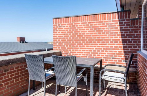 Henne Strand House | 5 person holiday home on a holiday park in Henne