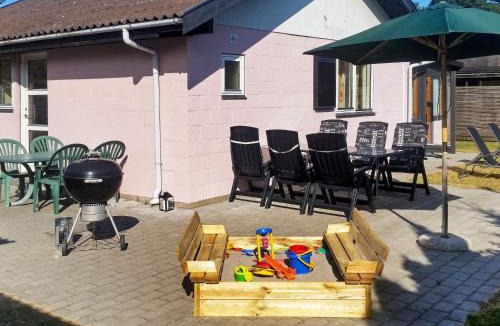 Marielyst House | 5 person holiday home in V ggerl se