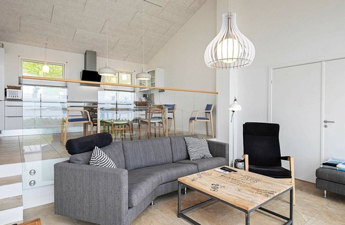 Hvalpsund House | 5 person holiday home in Farsø