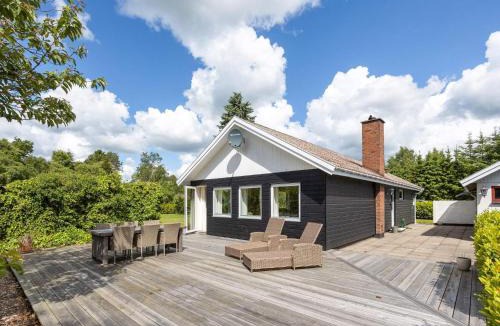 Hou House | 5 person holiday home in Hals