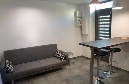 Bonnieres-sur-Seine Apartment | 5 Place Henri Dunant