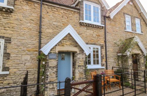 Brantingham House | 5 Pond View Cottages