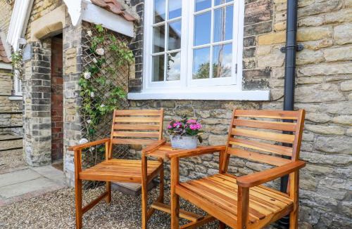 Brantingham House | 5 Pond View Cottages