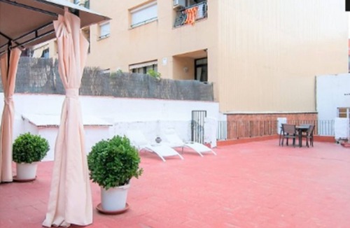 La Maternitat i Sant Ramon Apartment | (5) PRIVATE INDIVIDUAL BEDROOM WITH 200 M2 SUNNY TERRACE