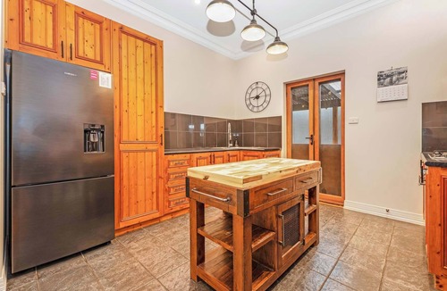 Moama House | 5 Simms - Echuca Holiday Homes