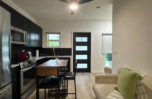 Flagami Apartment | 5-Star 1BD Guest Suite Private Kitchen & Comfort