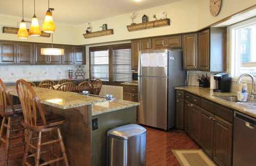 Tool House | 5 STAR 5BR Family Getaway on OPEN Water with Kayaks!