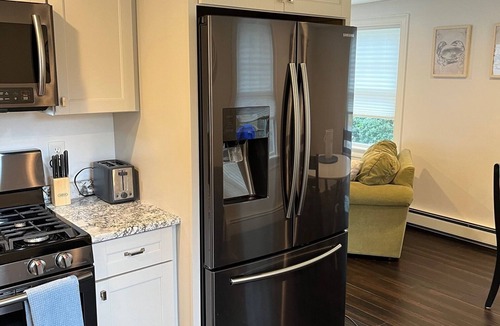 Monument Beach House | 5 Star Accomodations - Less than a mile to Monument Beach