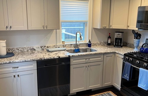 Monument Beach House | 5 Star Accomodations - Less than a mile to Monument Beach