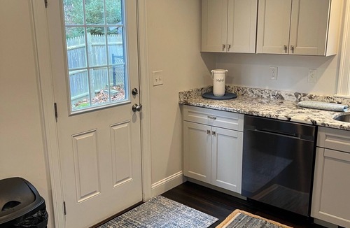 Monument Beach House | 5 Star Accomodations - Less than a mile to Monument Beach