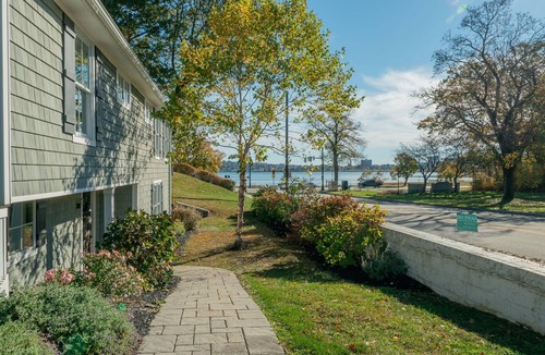 Back Cove House | 5 Star Back Cove Apartment with water view!