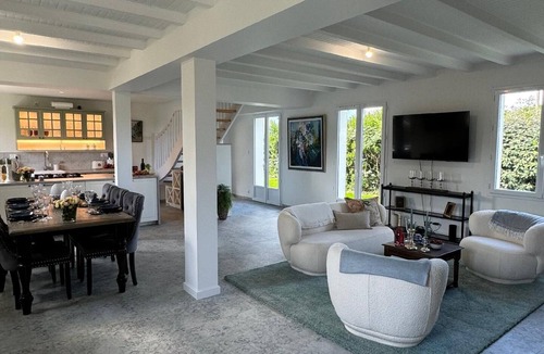 Guisseny House | 5 star beach villa sauna and jacuzzi