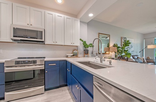 Naples Condo | 5-Star Deluxe Naples 2BD/2BR. Resort Pool. Stay & Play Complementary Golf