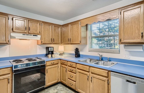 Windsor Green House | 5 Star Family Home Clean, Comfortable