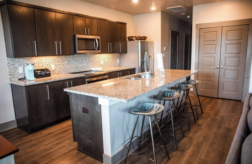 Wellborn House | 5 Star Family Retreat in Aggieland