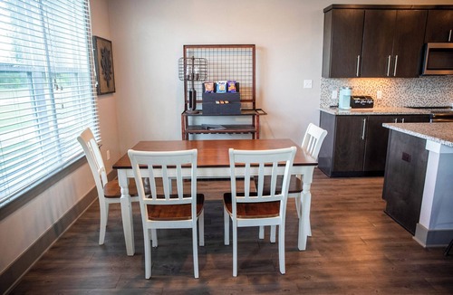 Wellborn House | 5 Star Family Retreat in Aggieland