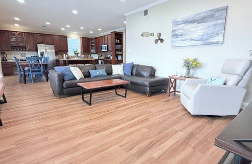 Marble Falls House | 5-Star Guest Favorite: Big Beds, Great Views, Dogs Welcome