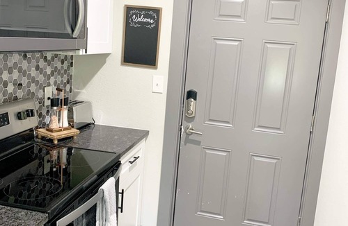 Pedernales Canyon Ranch House | * 5 Star Hill Country Views Apartment