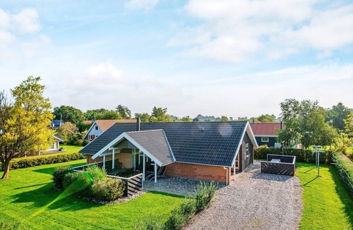 Pøt Strandby House | 5 star holiday home in Juelsminde