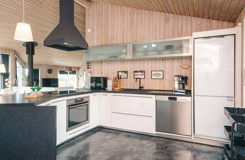 Pøt Strandby House | 5 star holiday home in Juelsminde