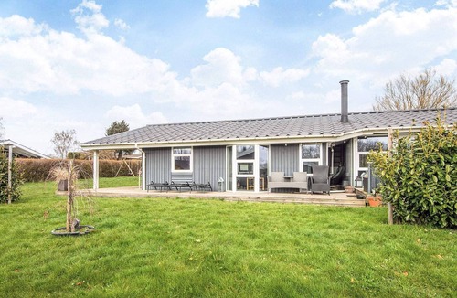 Pøt Strandby House | 5 star holiday home in Juelsminde