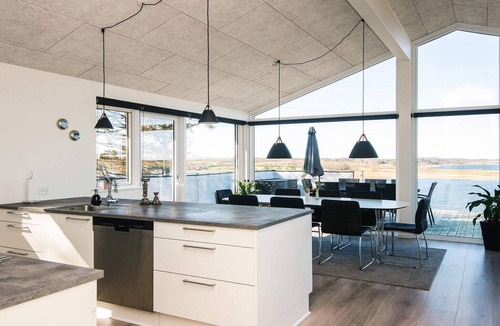 Hjarbæk House | 5 star holiday home in Løgstrup