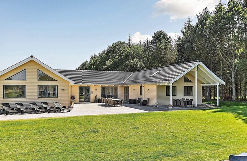 Fjellerup Strand House | 5 star holiday home in Glesborg