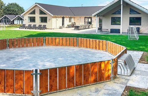 Fjellerup Strand House | 5 star holiday home in Glesborg