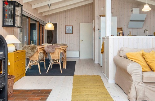 Skødshoved Strand House | 5 star holiday home in Knebel