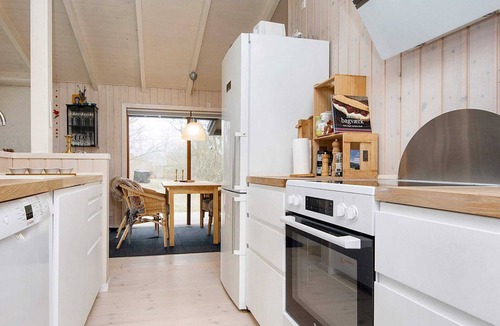 Skødshoved Strand House | 5 star holiday home in Knebel