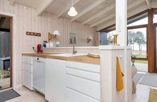 Skødshoved Strand House | 5 star holiday home in Knebel