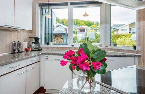 Grønninghoved Strand House | 5 star holiday home in Sjølund