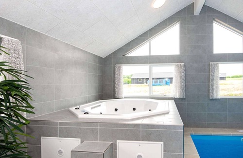 Mommark Strand House | 5 star holiday home in Sydals