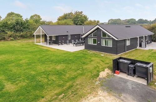 Mommark Strand House | 5 star holiday home in Sydals