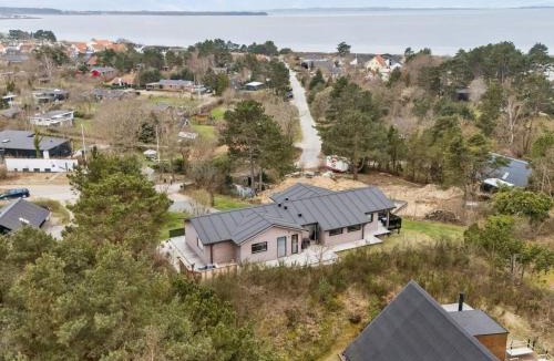 Vibæk Strand House | 5 star holiday home in Ebeltoft