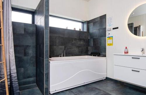 Vibæk Strand House | 5 star holiday home in Ebeltoft
