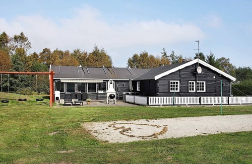 Hou House | 5 star holiday home in Hals