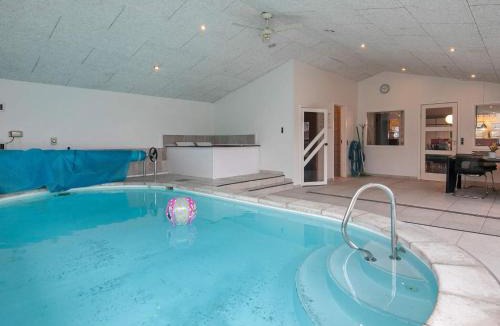 Hou House | 5 star holiday home in Hals