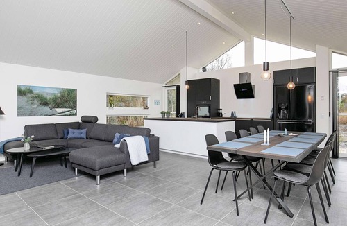 Bratten Strand House | 5 star holiday home in Jerup