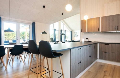 Bratten Strand House | 5 star holiday home in Jerup
