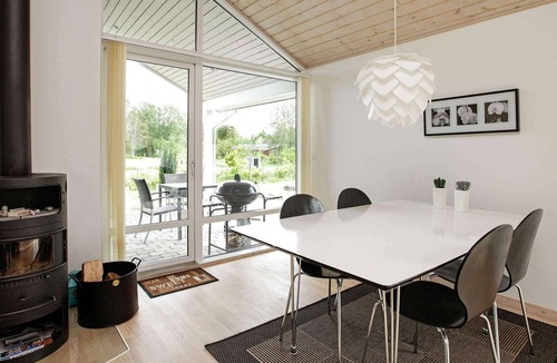 Bratten Strand House | 5 star holiday home in Jerup