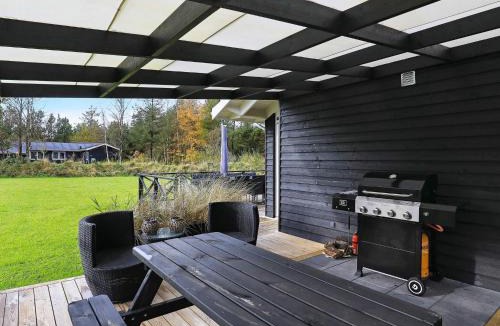 Bratten Strand House | 5 star holiday home in Jerup