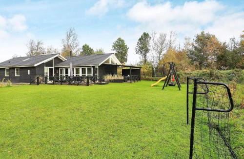 Bratten Strand House | 5 star holiday home in Jerup