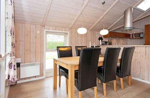 Pøt Strandby House | 5 star holiday home in Juelsminde