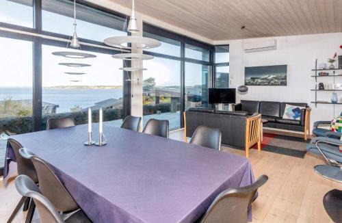 Hjarbæk House | 5 star holiday home in Løgstrup