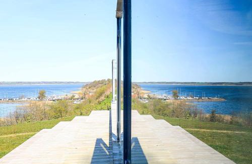 Hjarbæk House | 5 star holiday home in Løgstrup
