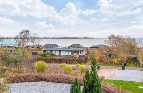 Grønninghoved Strand House | 5 star holiday home in Sjølund