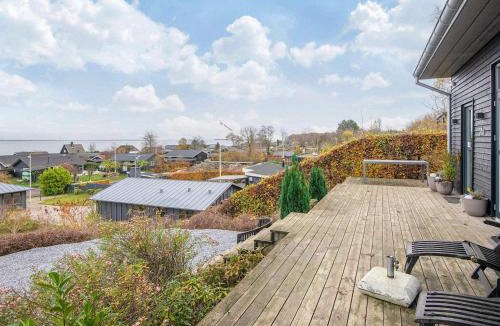 Grønninghoved Strand House | 5 star holiday home in Sjølund